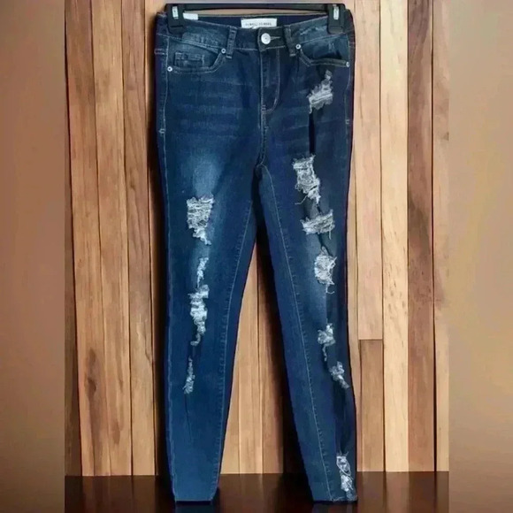 Almost Famous Junior's Size 1  ripped skinny jeans Tapered Ankle. #denim #jeans - Picture 1 of 3